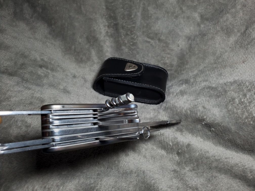 Victorinox 1.6795 Swiss Сhamp Titanium