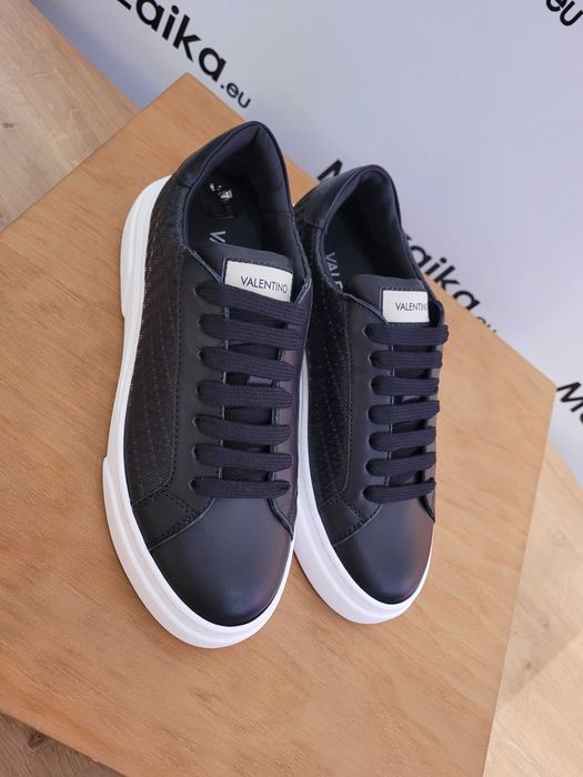 Valentino Sneakersy skórzane na platformie