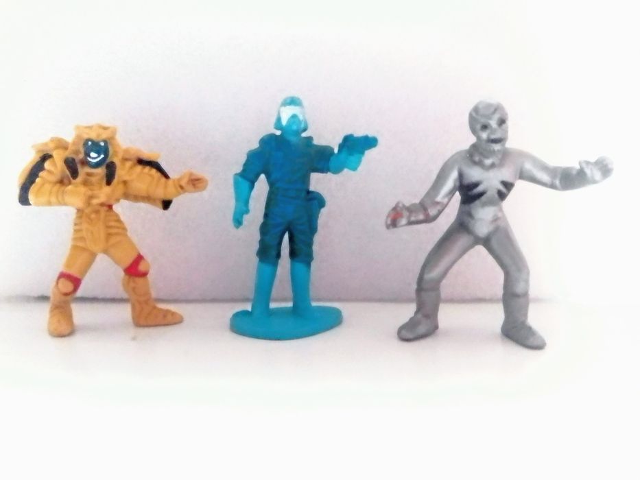 Bonecos Power Rangers/StarWars .