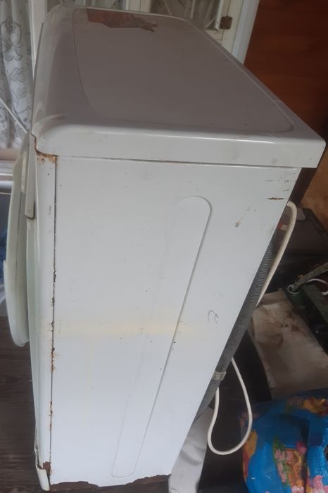 Пральна машина Indesit wiu 80 не робоча, на запчастини