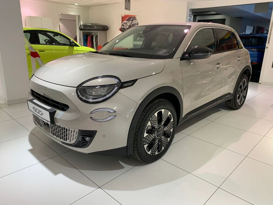 Fiat 600 Fiat 600 Hybrid La Prima