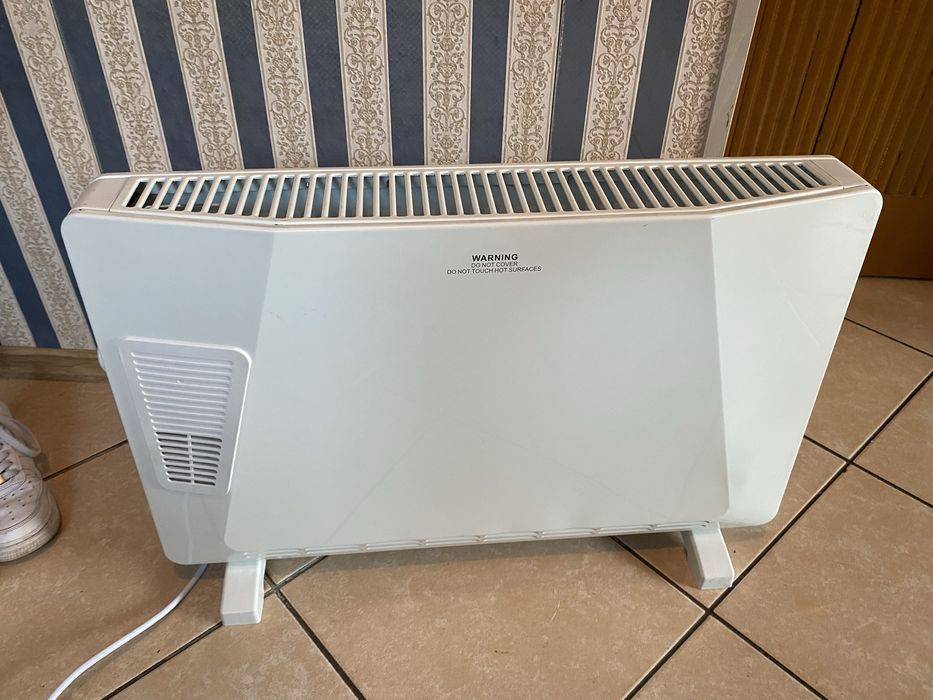Grzejnik konwektorowy 2500 W