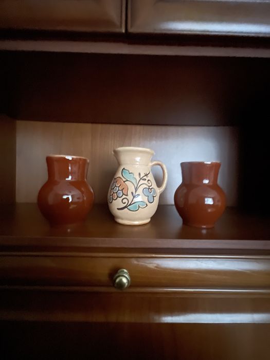 Кувшины глиняные