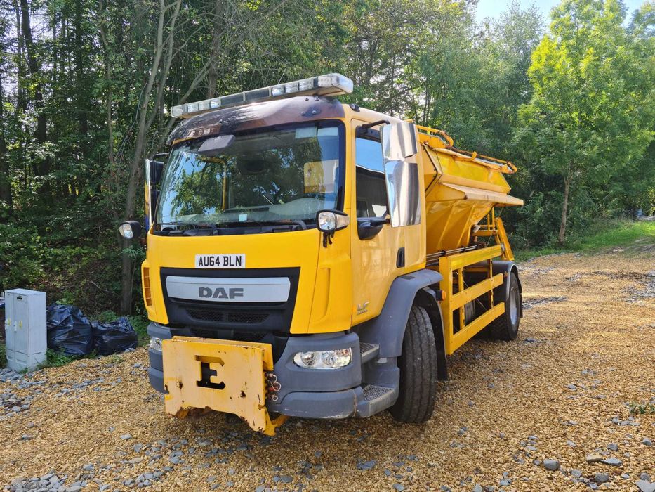 DAF LF 250.18 EURO 6 2014r piaskarka pługo piaskarka man schmidt