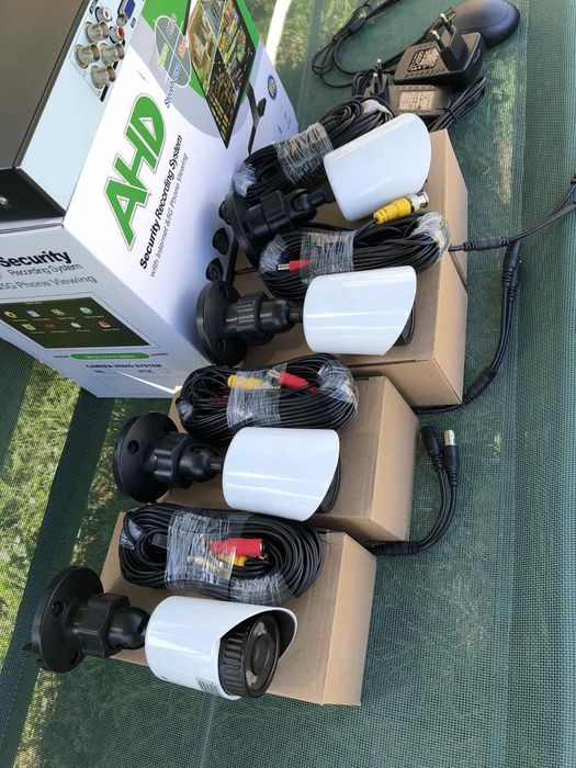 Камера відеоспостереження на 4 камери з реєстратором відеонагляду HD