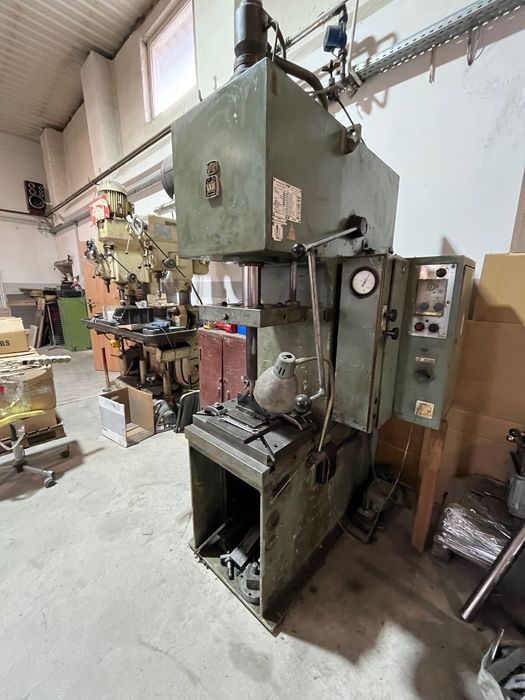 Prasa hydrauliczna wmw 10 ton.