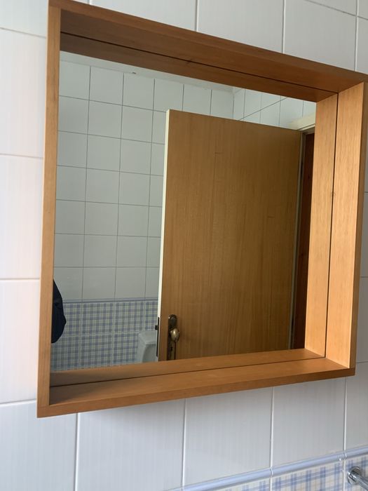 Espelho de madeira quadrado Area