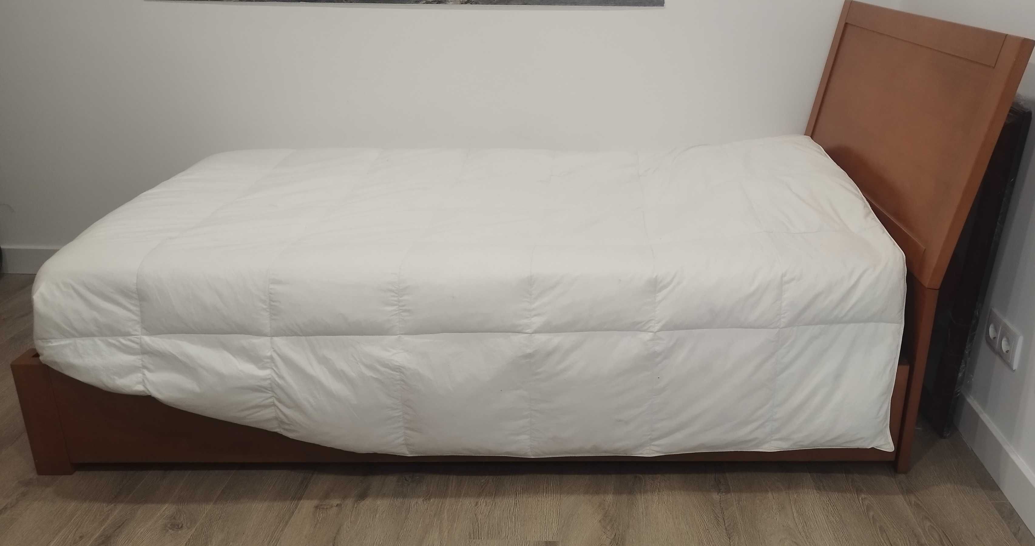 Cama de solteiro  com estrado elevatório