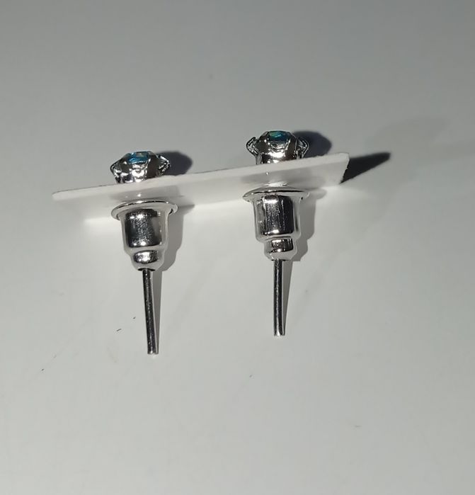 Nowe kolczyki srebrne diamenciki niebieskie ze stali nierdzewnej