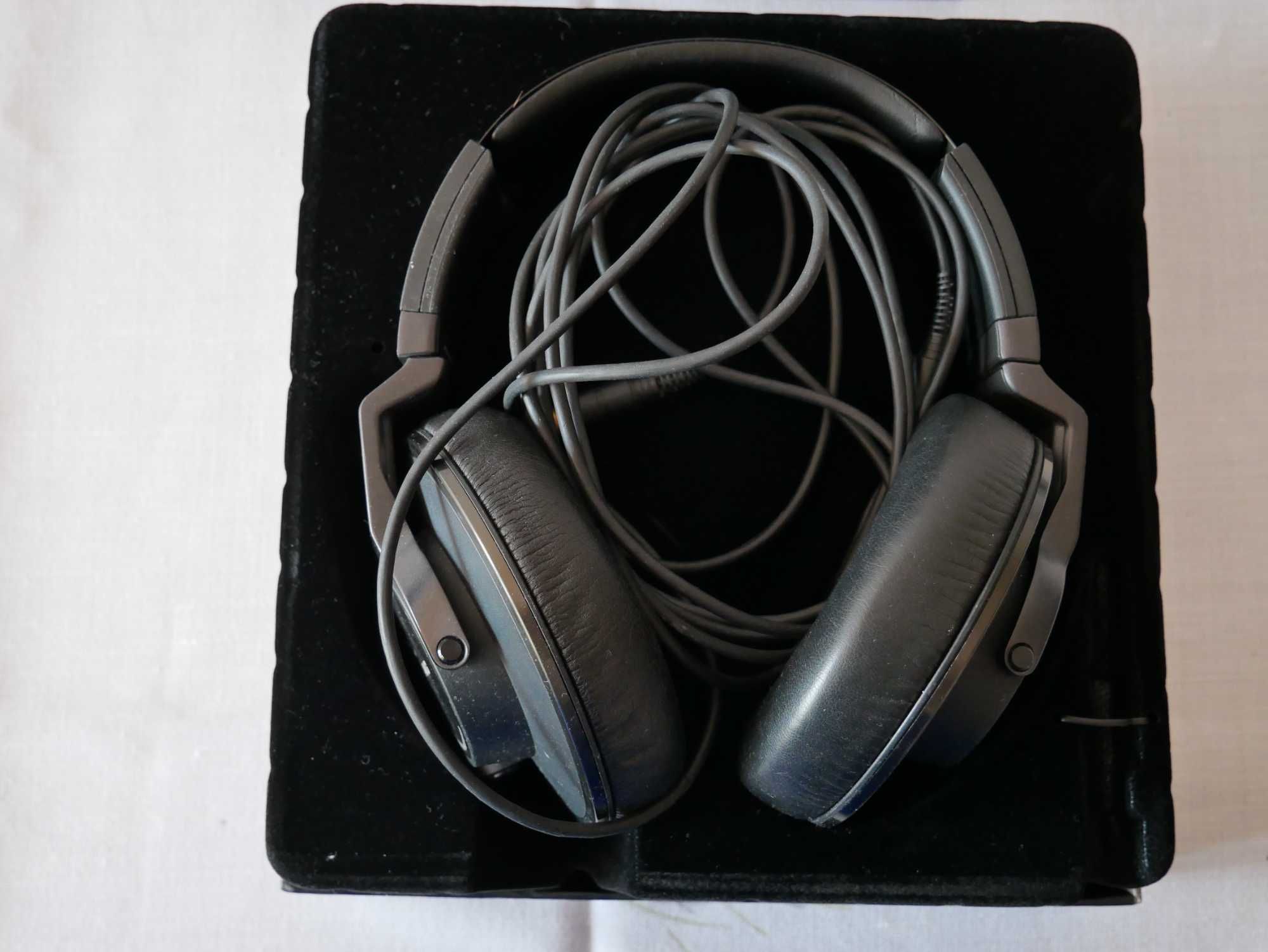 Słuchawki wokółuszne przewodowe AKG K550 Czarne