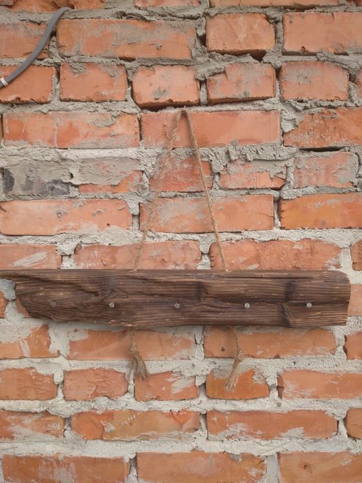 Вішачок з натурального дерева