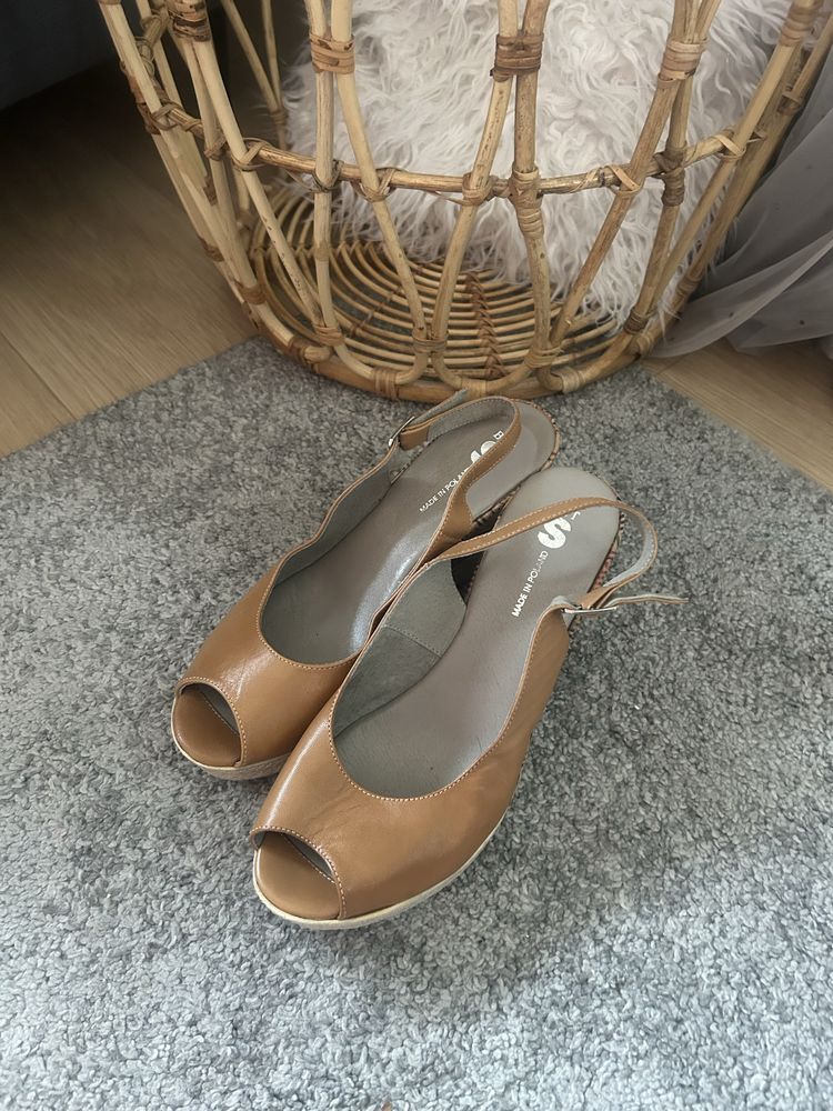 Buty sandalki na koturnie S but r.41