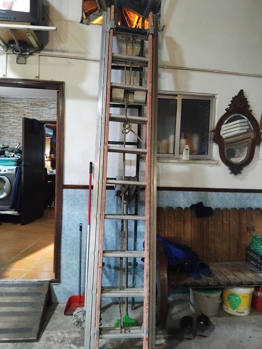 Vendo escada extensível de 9 metros