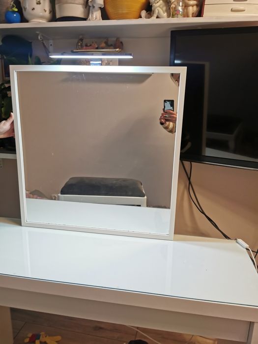 Toaletka/biurko Malm z lustrem