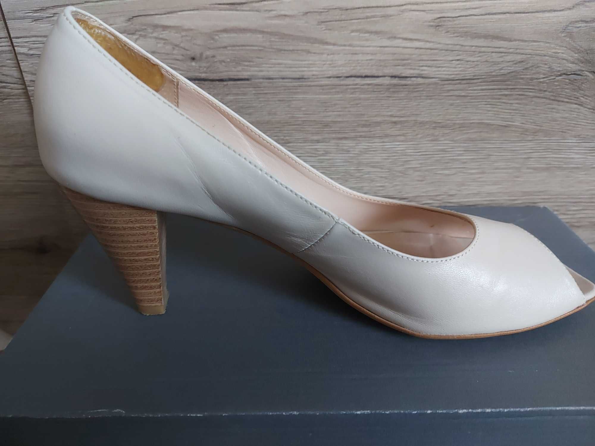 PAPI Czółenka  buty skórzane damskie ecru 40 open toe obcas