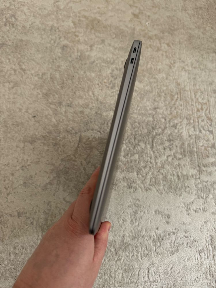 Macbook air 13 2020 core i5 8/256gb(ніяких мдм немає)