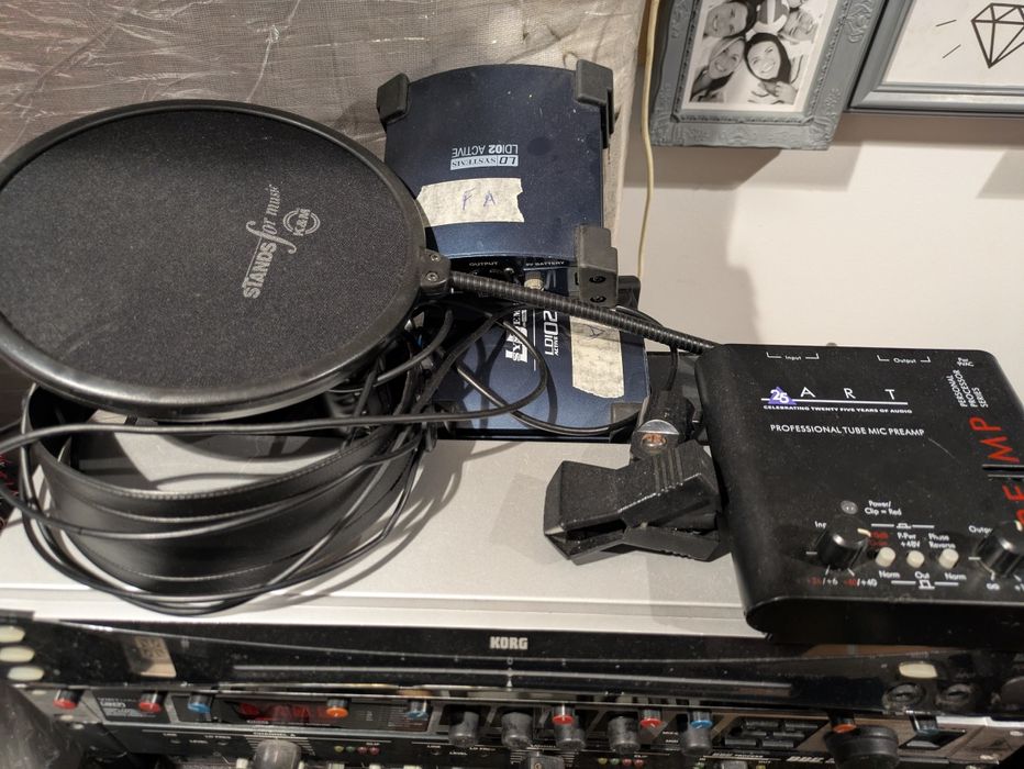 Pre-amp de micro, afinador e efeitos para despachar