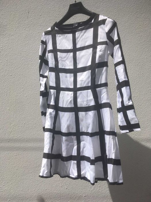 Vestido em Xadrez Branco e Preto