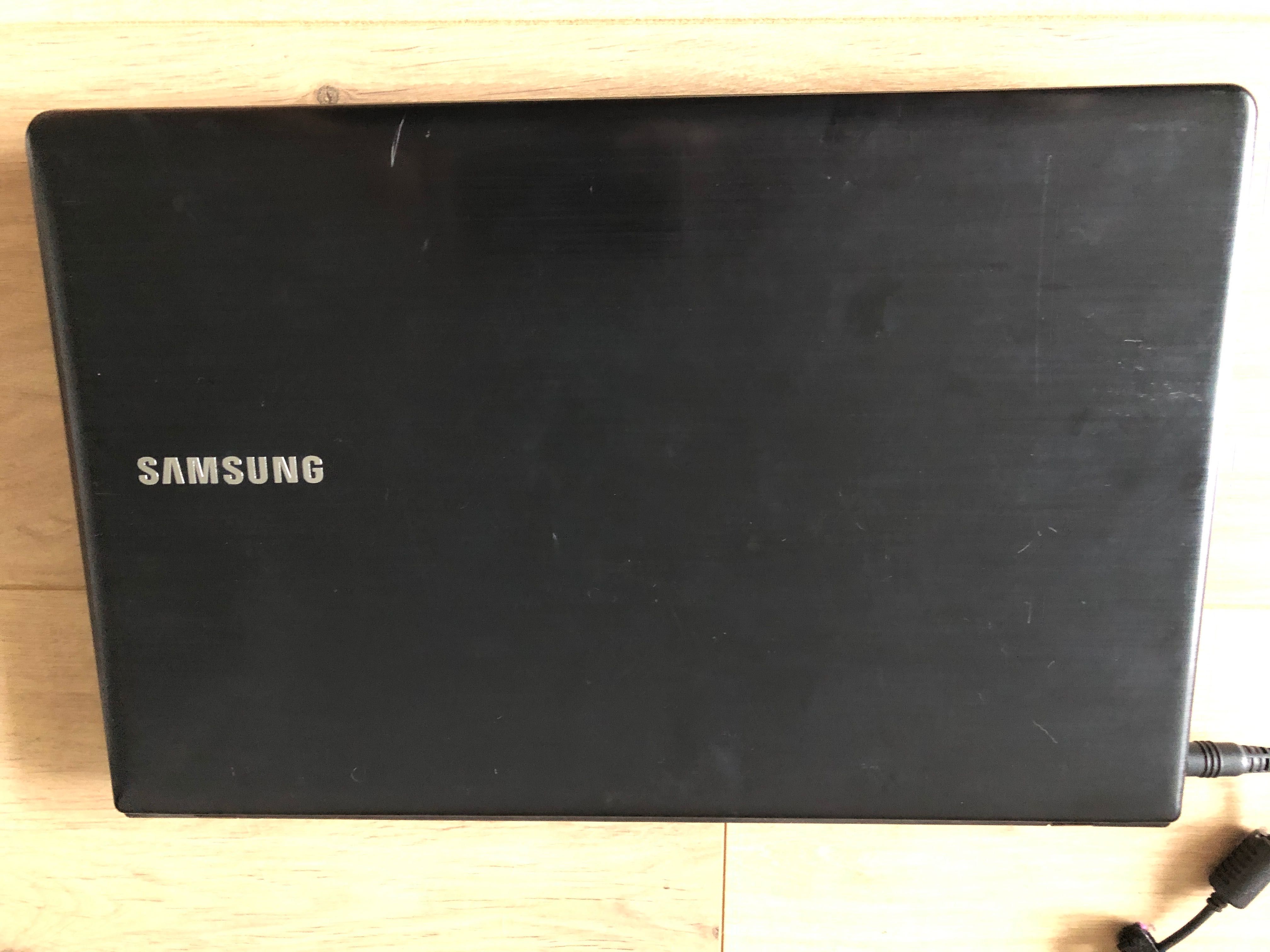 Laptop Samsung np310e5c i3 4GB RAM
