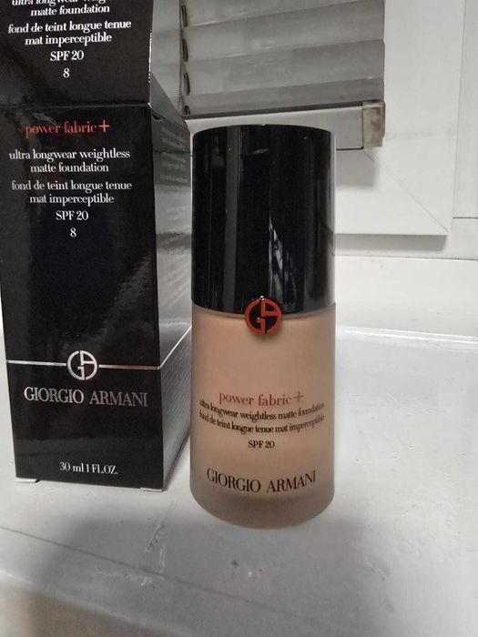 Giorgio ArmaniPower Fabric+Foundation 8 Podkład