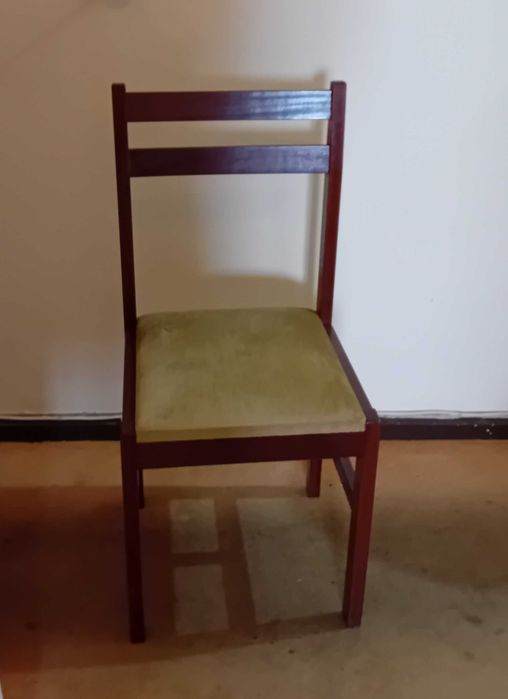 Cadeira Olaio magno e estofo veludo bege