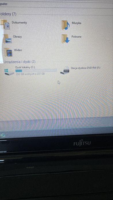 Fujitsu Ah532 i5 8gb 256ssd 15,6ledhd wifi dvd hdmi usb 3.0 Win10