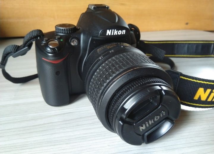 Цифровой зеркальный Nikon D5000, как новый.