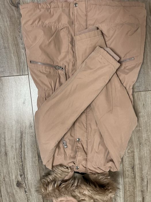 Продам рожеву курточку,для дівчинки(на зиму)