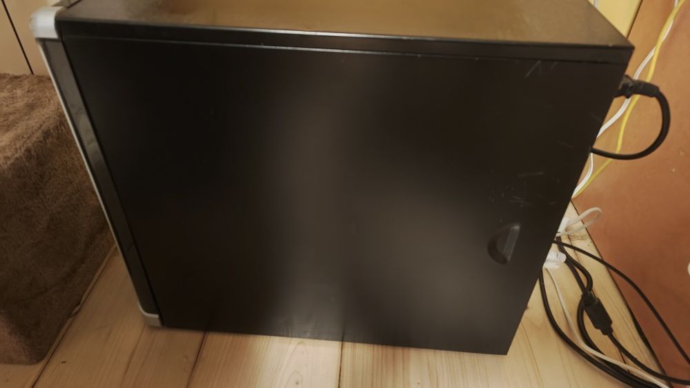 Komputer stacjonarny i5 GeForce 750 Ti 4GB Ram Windows 10