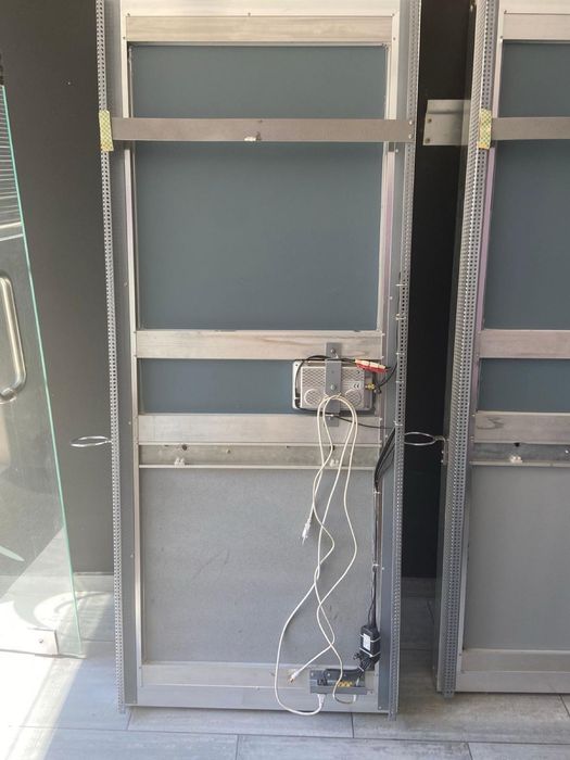 Espelho em Inox com TV no espelho