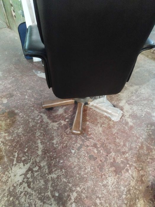 Офисное кресло новай стиль