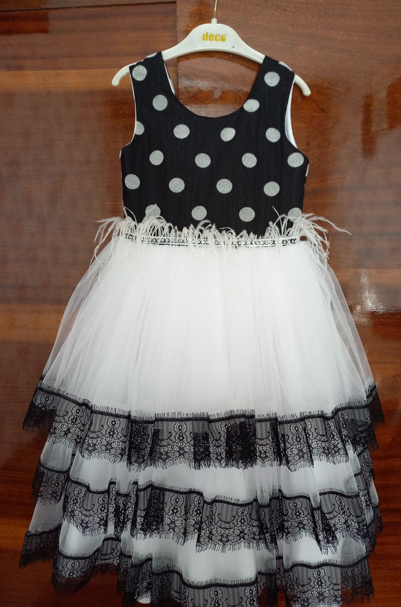 Неймовірно гарна сукня для дівчинки, 116 зріст