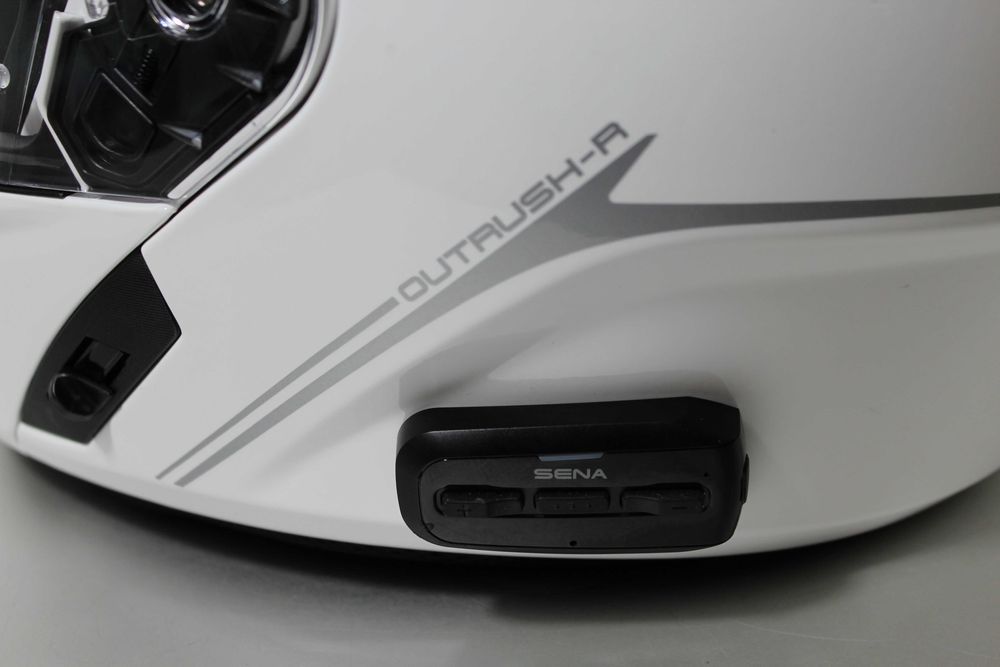 Мотошолом Чорний SENA Outrush R SP85 Bluetooth L-58-59см Type-C