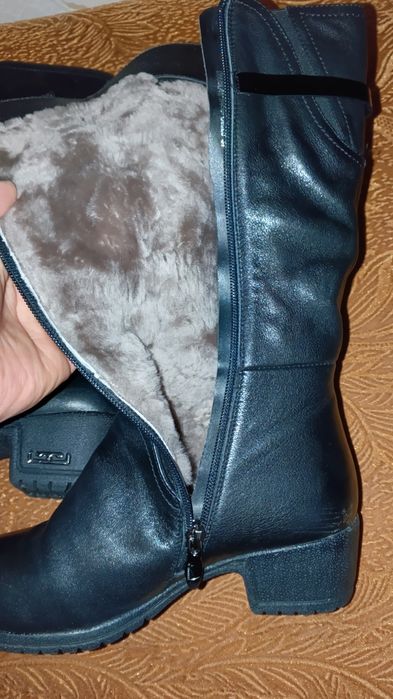 Продам женские зимние сапоги., Новые., кожа., мех -цегейка., размер 37