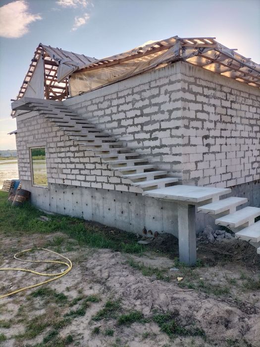Бетонні монолітні сходи