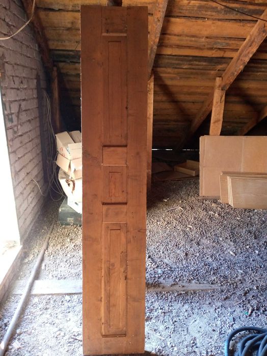 Дверной блок из сосны.