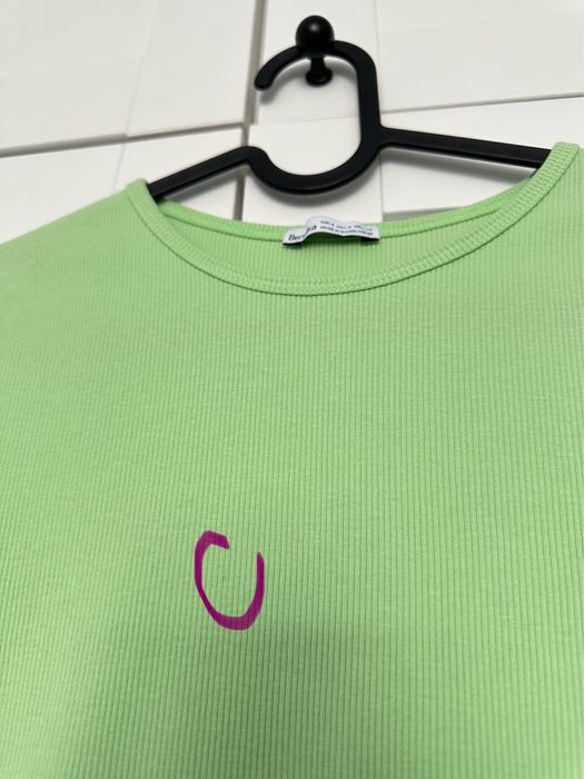 Bershka S dopasowany obcisły top z krótkim rękawem prążkowany S