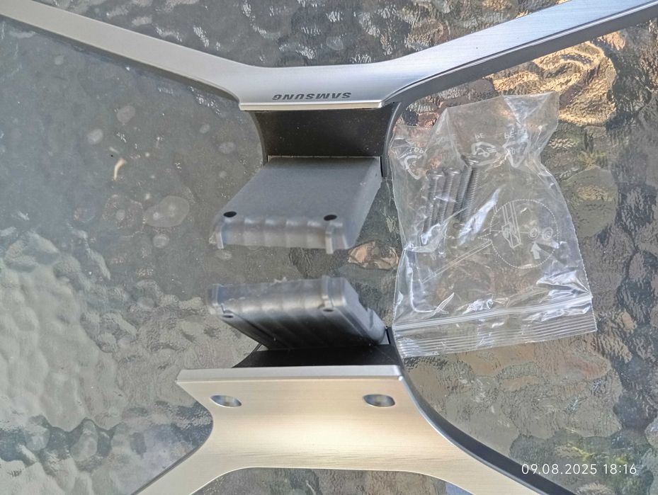 Ножки на телевизор Samsung.