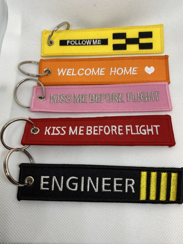 Porta chaves Kiss me before flight | welcome home  | Vários