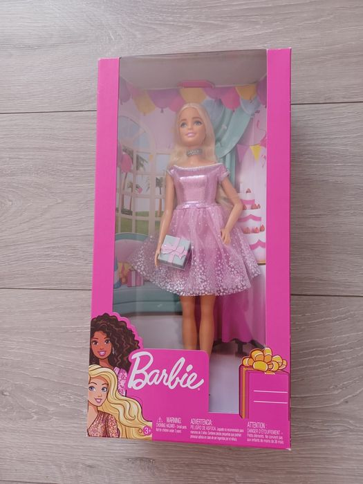 Barbie urodzinowa z prezentem
