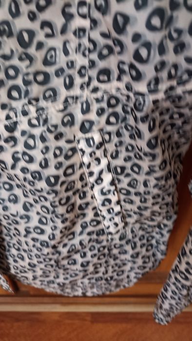 Casaco guarda vento animal print NafNaf 38