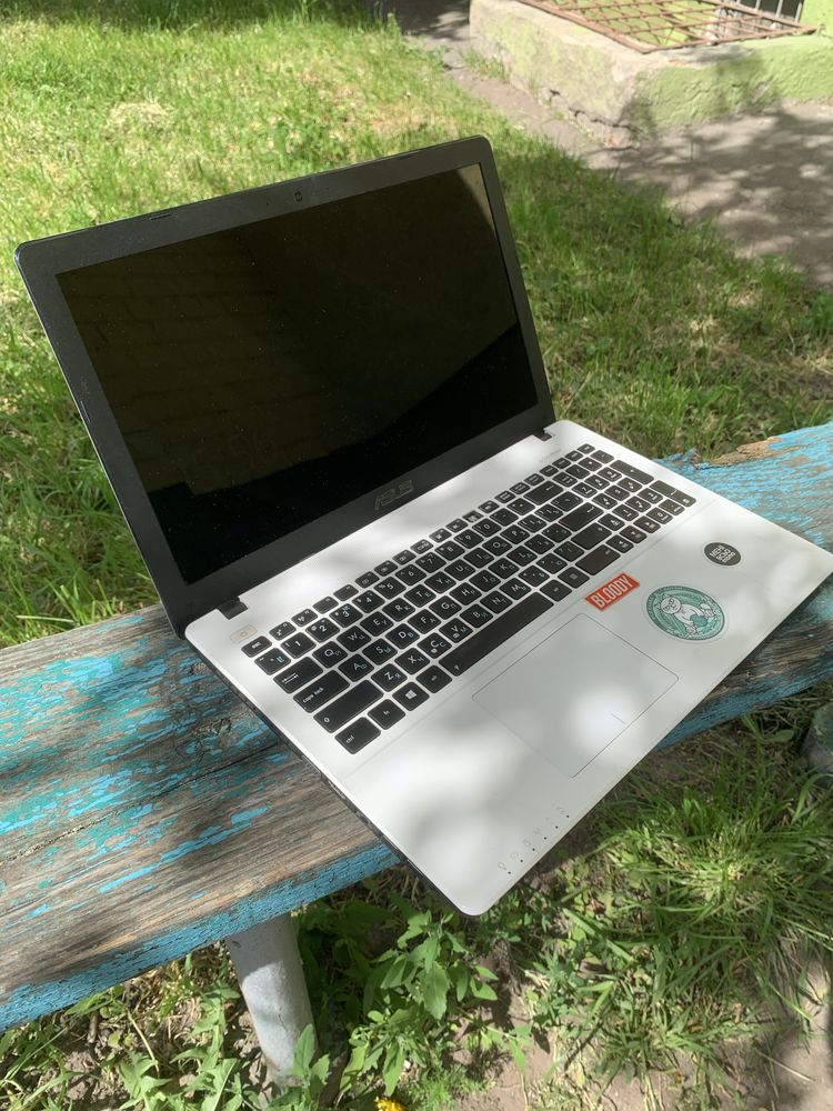 Ноутбук Asus x550ca