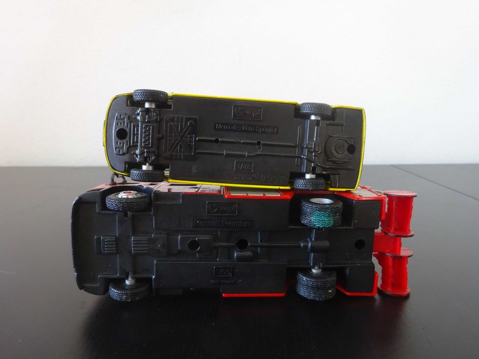 Conjunto 1:50 Burago INEM Mercedes e Bombeiros Renault