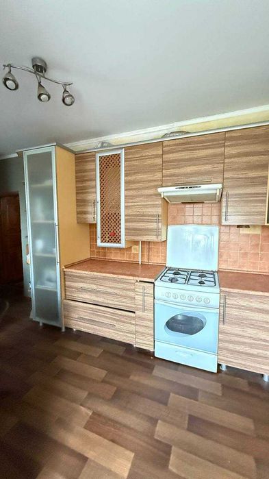 Продам великий будинок для дружньої родини