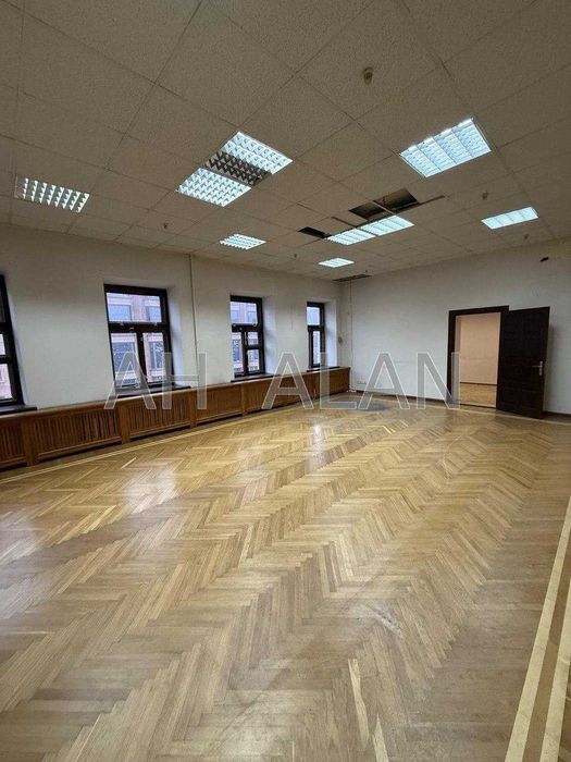 Оренда офісу  по вул. Богдана Хмельницького. ЦУМ