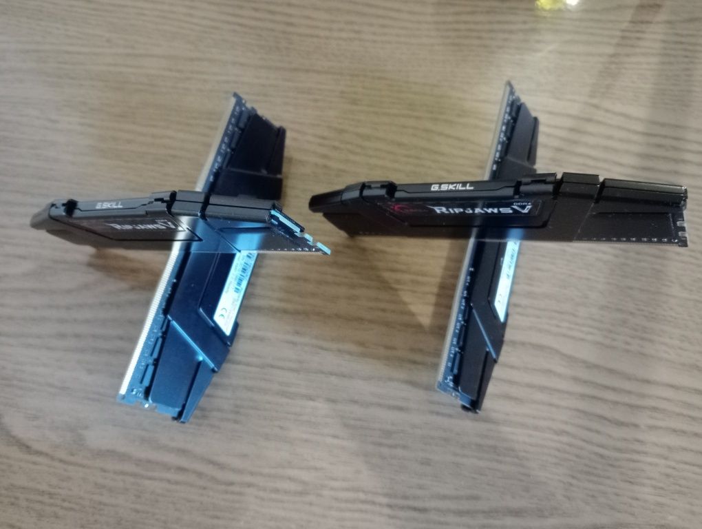 Оперативна пам'ять G.Skill Ripjaws V DDR4 -32Gb (4x8Gb)