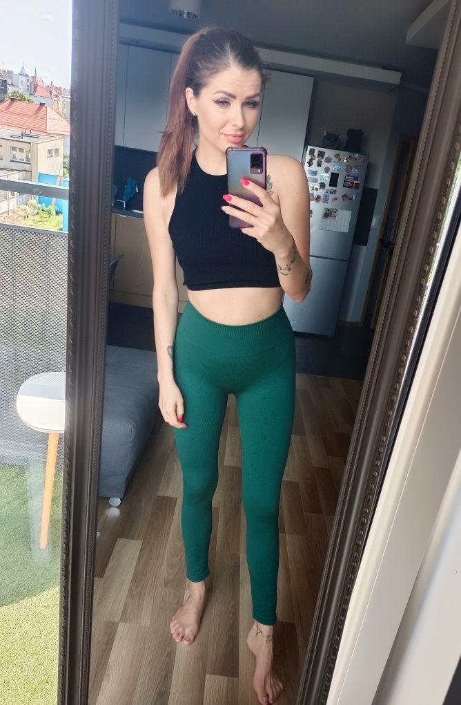Legginsy prążkowane bezszwowe M wytłaczane kwiaty nowe