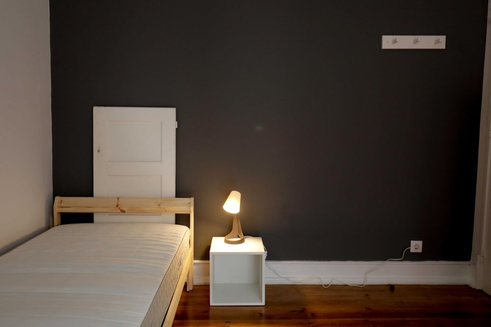 Quarto individual - Junto ao Metro