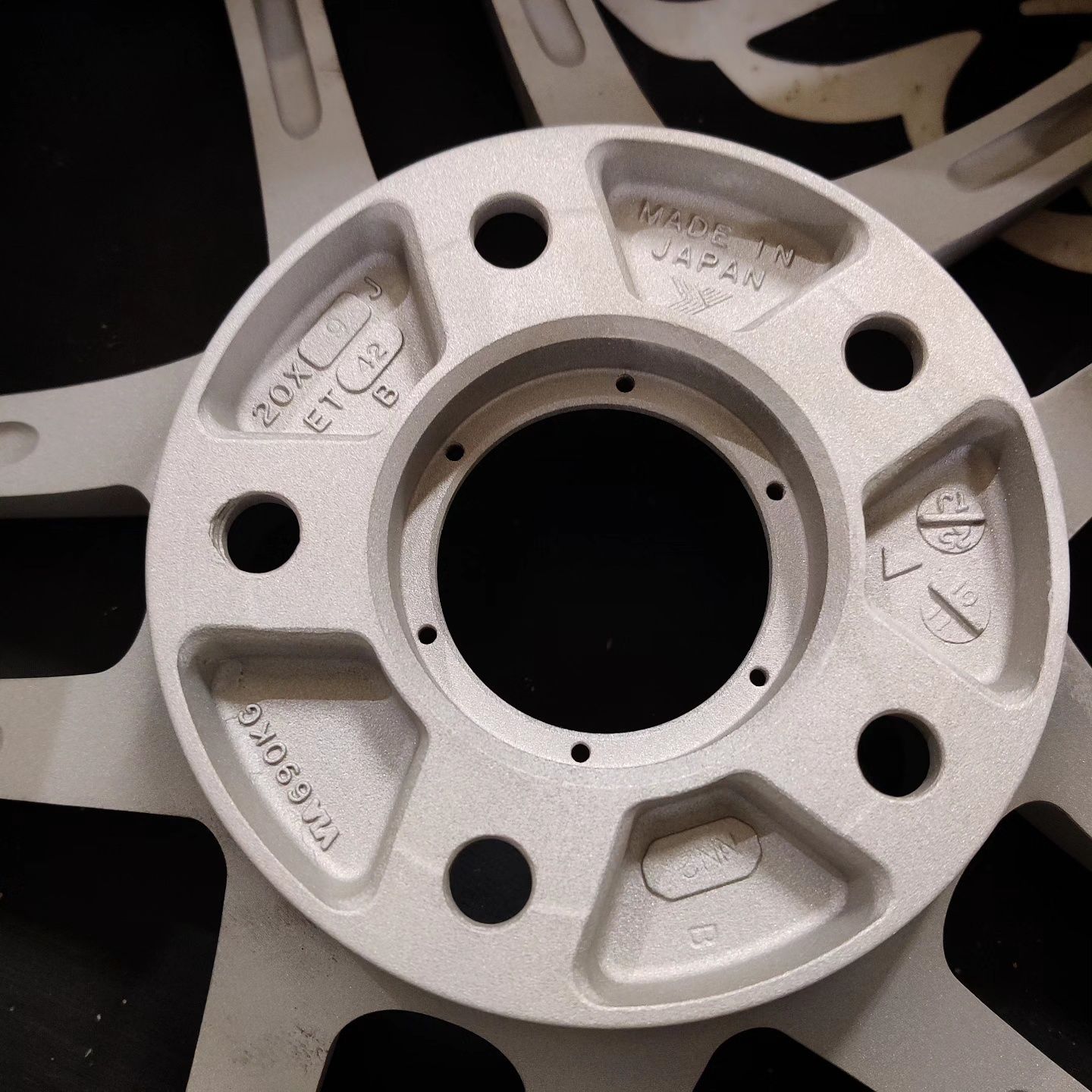 Felgi para AVS Model T5 20x9J 5x114,3 JDM Advan