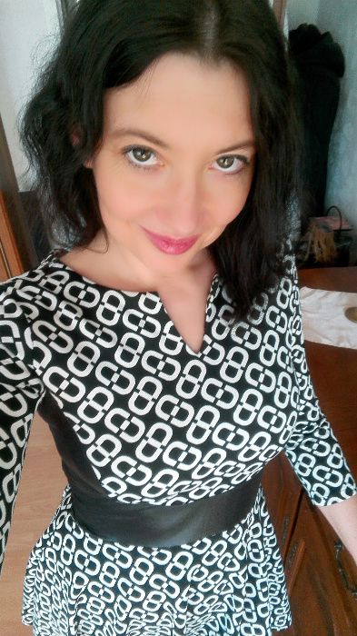 Piękna włoska sukienka roz. L